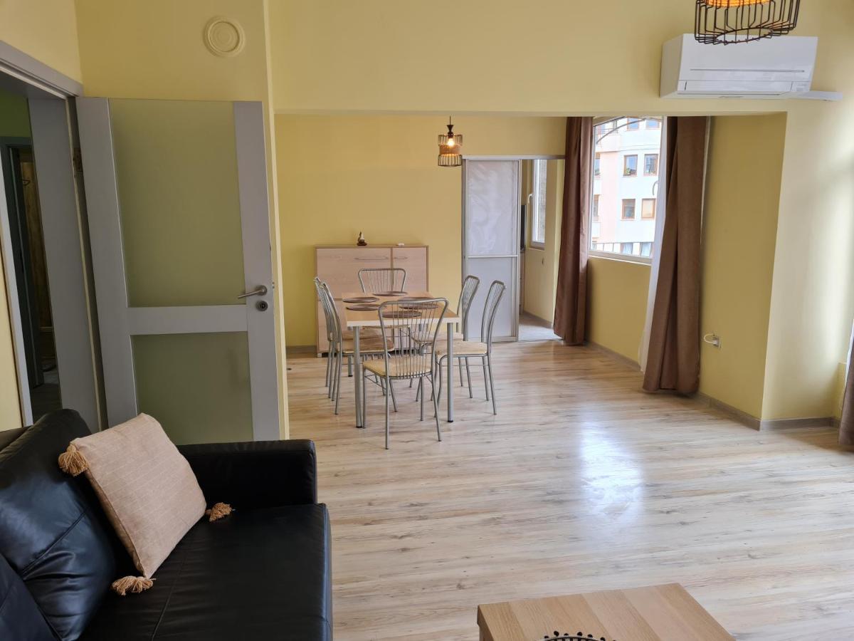 Spacious Apartment "Sunny Sofia" In The Heart Of Varna City Exteriör bild